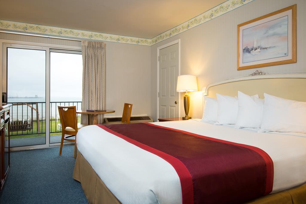 Clearwater Lakeshore Motel Mackinaw City Bilik gambar