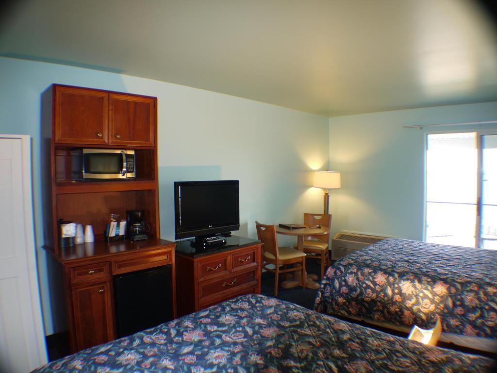 Clearwater Lakeshore Motel Mackinaw City Bilik gambar
